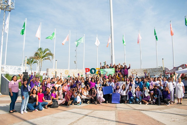 Izan banderas por Día Internacional de la Mujer