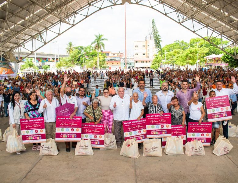 Gobierno Estatal y Municipal transforman vidas en Plaza Cívica