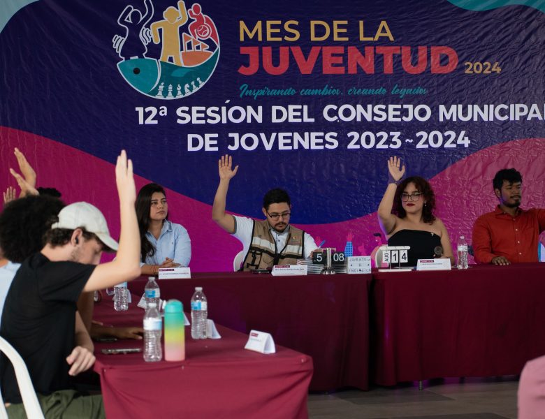 Sesiona Consejo Municipal de Jóvenes de Poza Rica