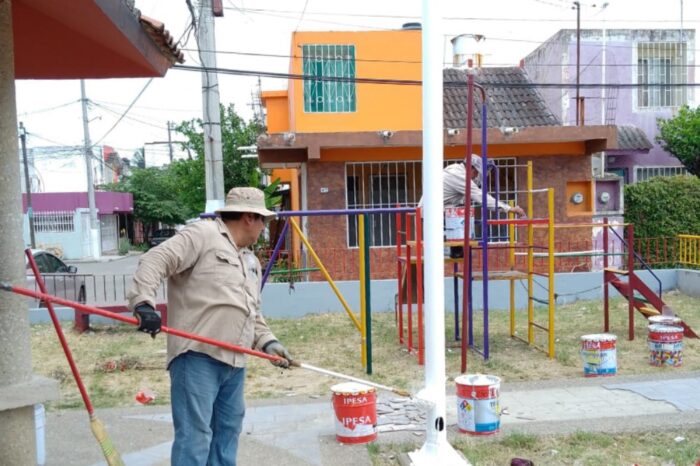 Ayuntamiento de Poza Rica transforma parques y áreas verdes