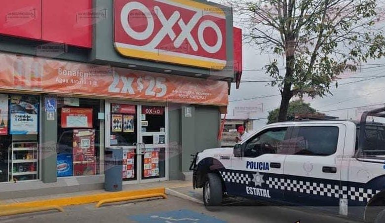 Detienen a tres personas tras asaltar un Oxxo en Xalapa