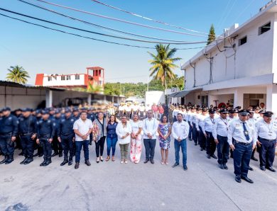 Alcalde y cabildo de Tuxpan encabezaron pase de lista en la Secretaría de Seguridad Pública Municipal