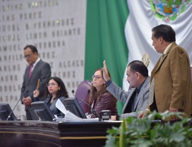 Reciben del Poder Judicial datos de vacantes e interesados en proceso electoral