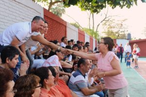 Colonos de diversos sectores respaldan a Carmelita Carballo
