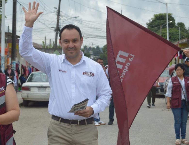 Militantes de Morena esperan la confirmación de Lima Franco