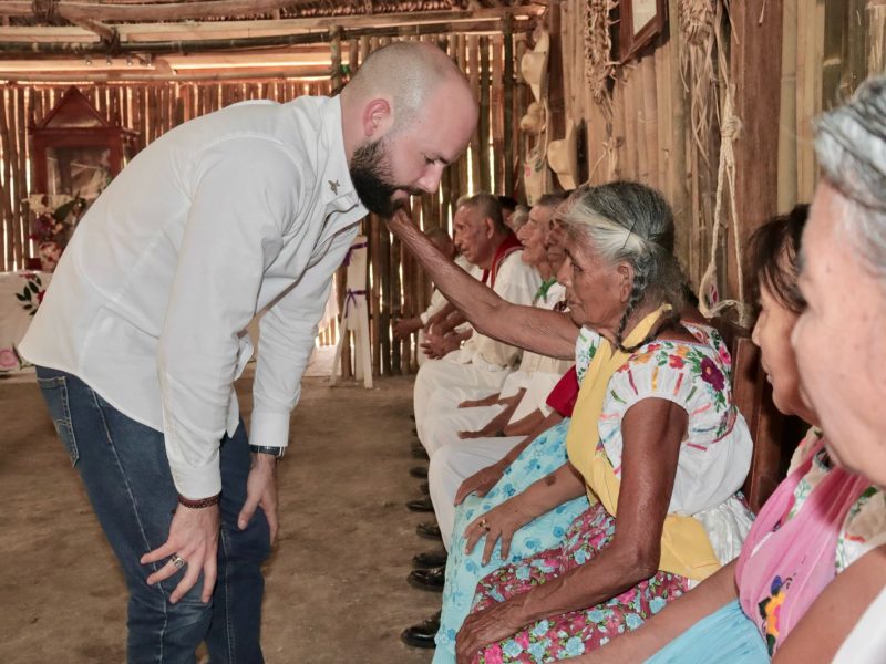 Jorge Alanís recibe la bendición y sabiduría 