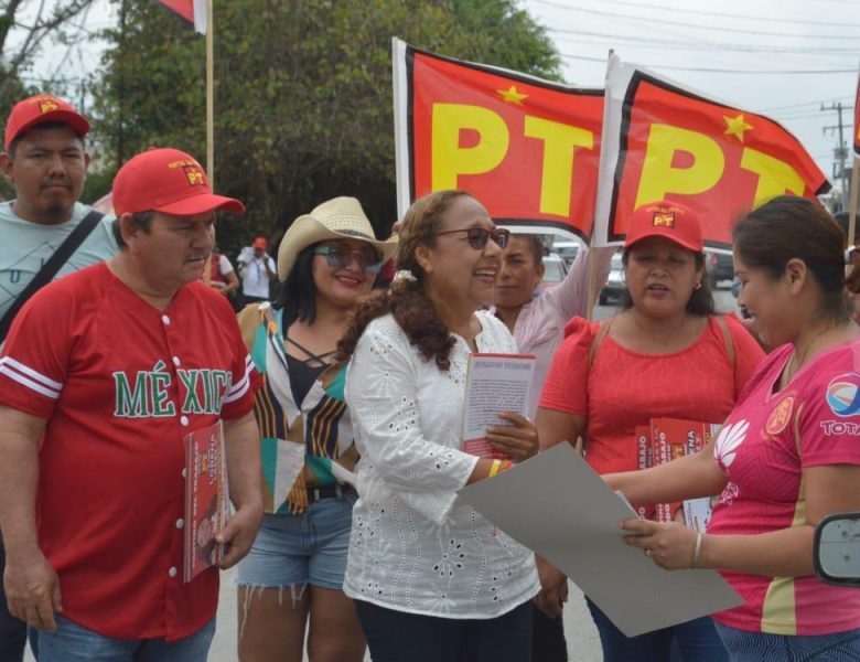 Lorena López sigue ganando simpatía en las comunidades