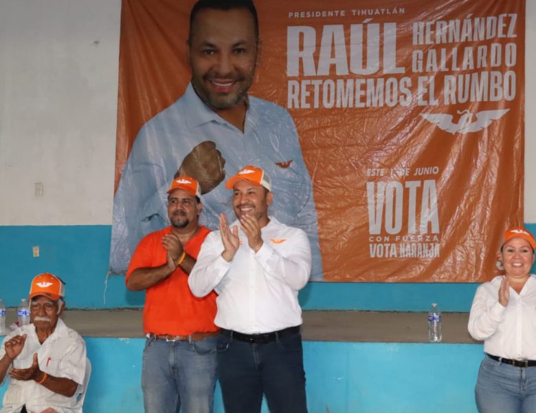 Raúl Hernández Gallardo sigue recorriendo las comunidades