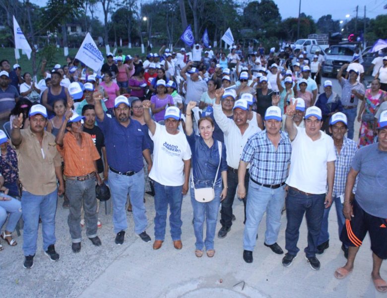 Comunidades ratifican; van con Amado y el PAN