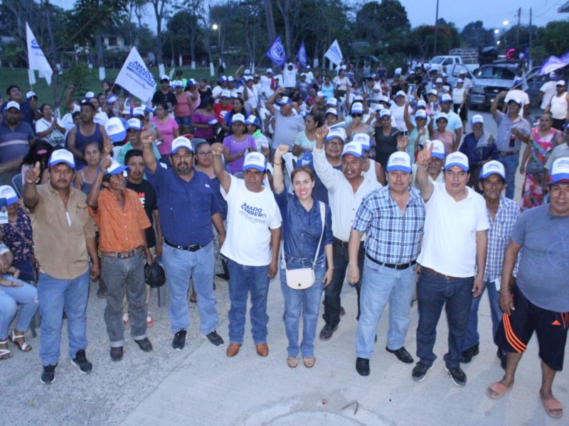 Comunidades ratifican; van con Amado y el PAN