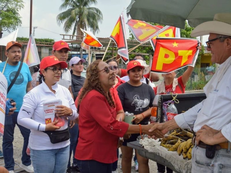 Lorena López plantea municipalizar el agua en Coatzintla