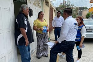 El empresario dijo que colectores Sanitarios, puentes vehiculares, Domos y Techumbres para instituciones educativas, rampas para puentes peatonales, un parque infantil, pavimentaciones de concreto hidráulico, guarniciones, banquetas, entre otras que pueden ser consultadas en el ORFIS, respaldan su basta gestión.

“Incluso el Domo de este fraccionamiento (Mangos 1), el colector sanitario que está en este sector y también otro domo de aquí cerca en el Tecnológico de Poza Rica, que desafortunadamente se cayó en el 2021 por el huracán, son prueba de mis resultados”, externó.

Leonardo Amador, un hombre con trayectoria comprobada en la función pública, pidió el voto ciudadano para ser el próximo alcalde e invitó a reflexionar a los ciudadanos, a que por encima de partidos políticos valoren a los candidatos por su perfil, experiencia y sobre todo, por sus resultados.