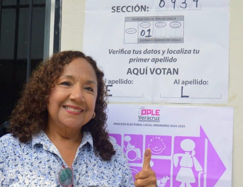 Lorena López, candidata del PT, emite su voto en Jardines