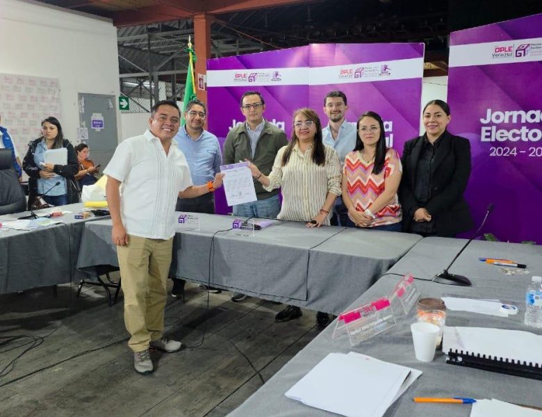 Poza Rica decidió: Emilio Olvera recibe constancia de mayoría como Presidente Municipal