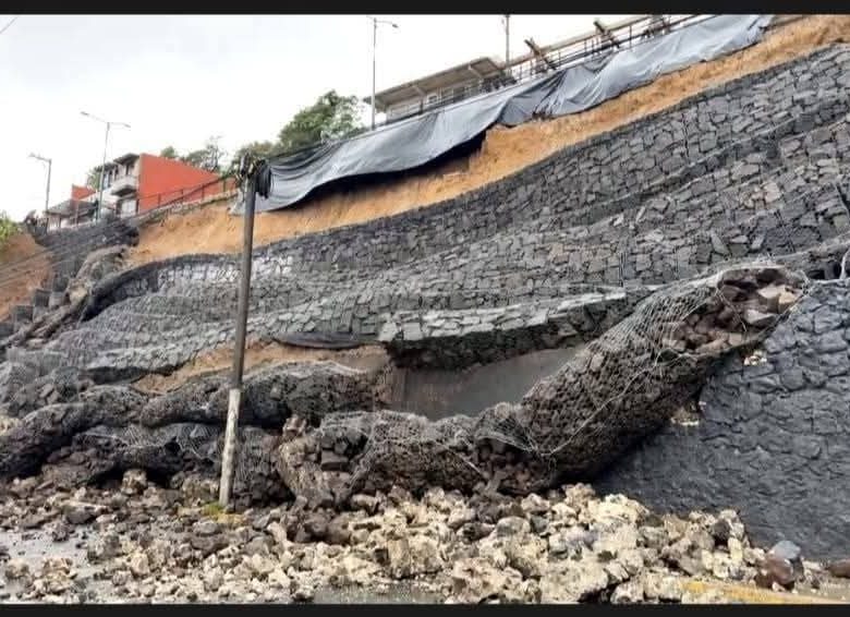 Colapsa obra millonaria en la capital