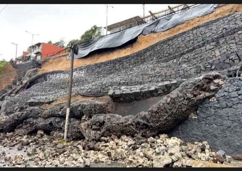 Colapsa obra millonaria en la capital