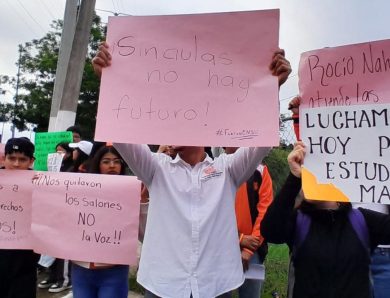 Estudiantes Normalistas Exigen Aulas Dignas en la SEV