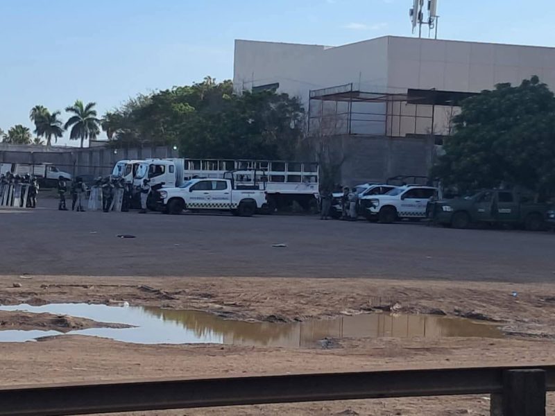 Buscan Armas y Drogas Tras Ola de Violencia en el Penal