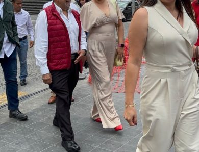 Gobernadora Roció Nahle recibe a alcaldes electos del PRI