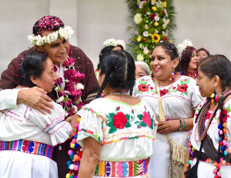 Esteban Bautista se reune con munícipes electos de las Altas Montañas