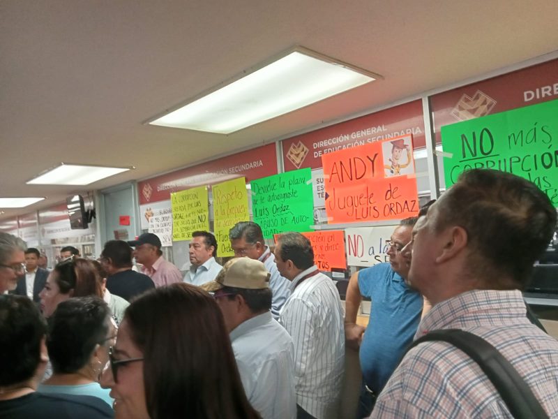 Denuncian corrupción en la asignación de plazas de maestros