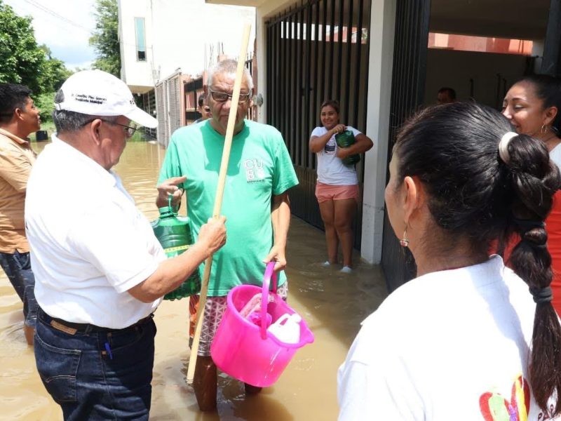 Ayuntamiento brinda apoyo a afectados por las lluvias
