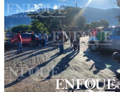 Bloquean carretera Ixhuatlán del Café – Tepatlaxco