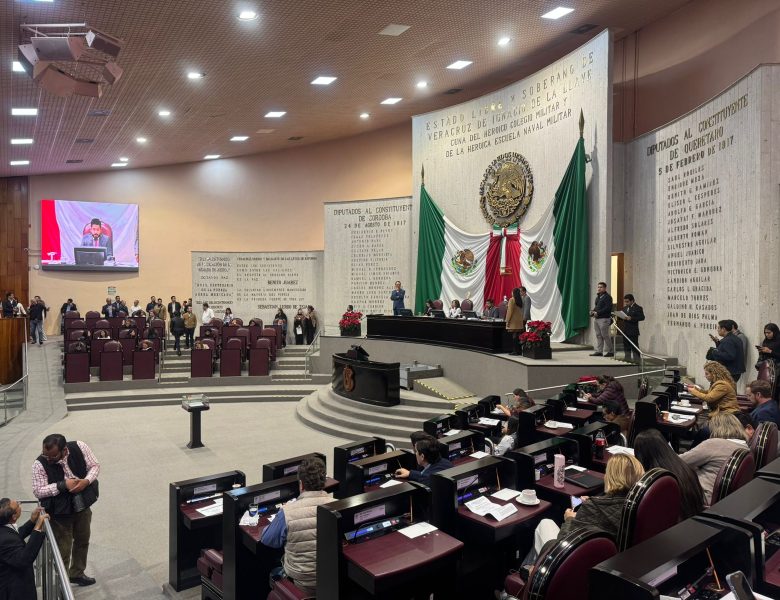 Congreso acepta renuncia de Verónica Hernández Giadans