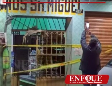 Encuentran sin vida a un adulto mayor en los baños públicos