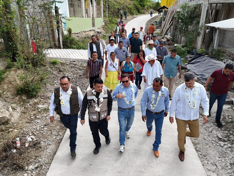 Gonzalo Flores recibe a Gómez Cazarín en Papantla
