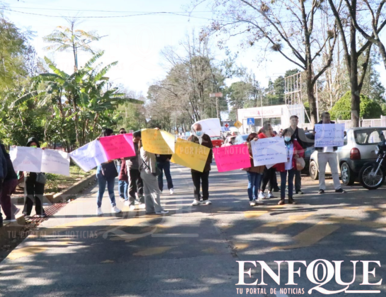 Trabajadores de empresa de limpieza vuelven a la calle