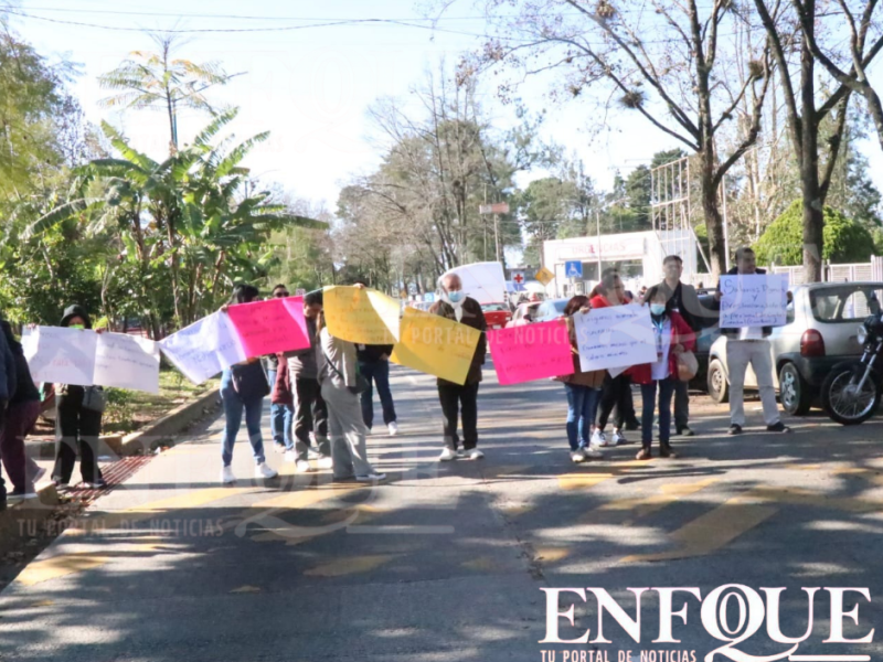 Trabajadores de empresa de limpieza vuelven a la calle