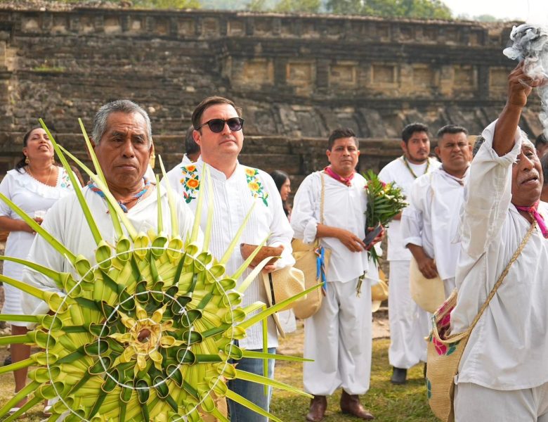 Gonzalo Flores acudió a la ceremonia de bendición Makklakata