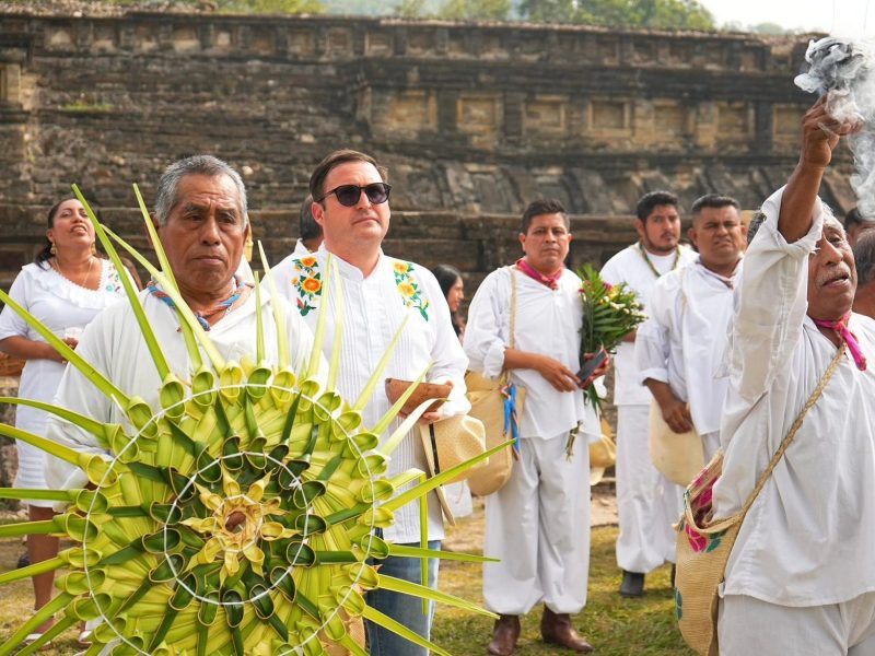 Gonzalo Flores acudió a la ceremonia de bendición Makklakata