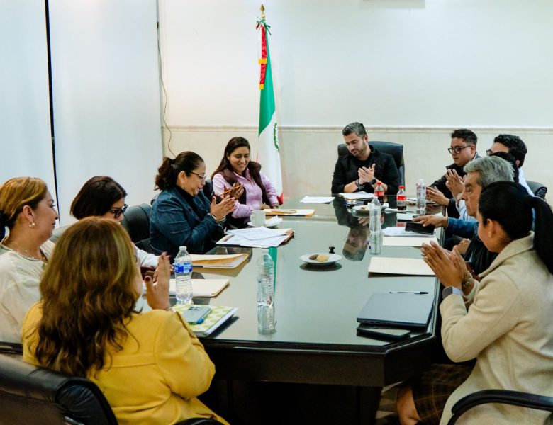 Desde Cabildo, Tuxpan avanza con acuerdos incluyentes y elección de agentes y subagentes municipales