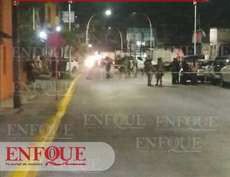 Acribillan a mecánico dentro de su auto frente al Hospital Civil de Papantla