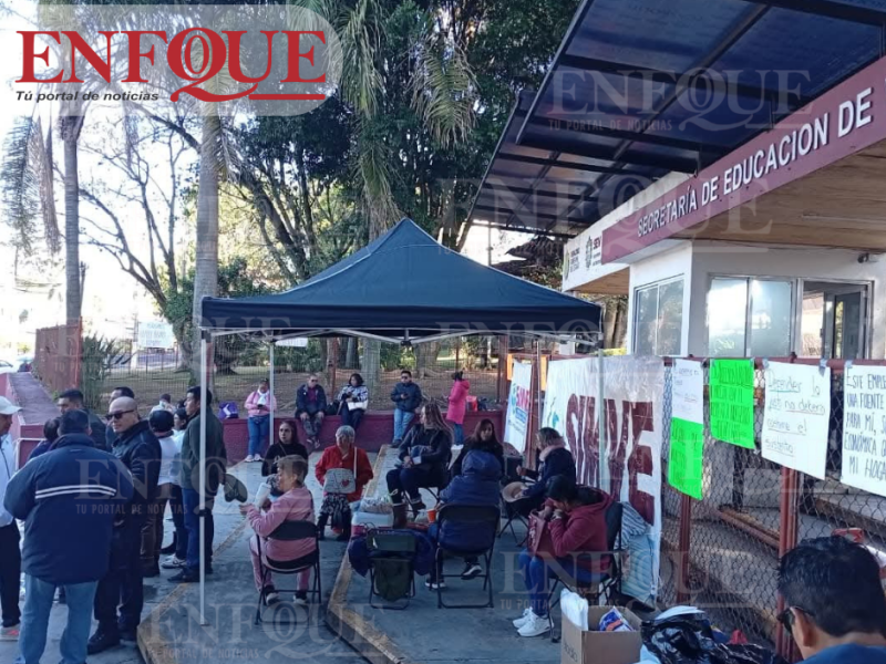 Toman agremiados de SIMVE varias oficinas de la SEV, exigen atención a diversas demandas