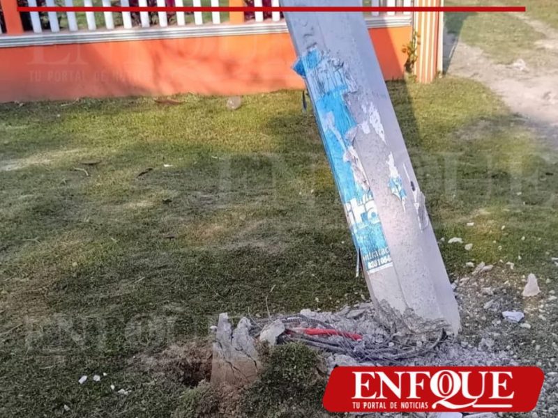 ¡Choque contra poste deja a oscuras a Tamiahua; CFE ya repara los daños!