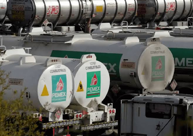 Pemex, la caja chica de varios políticos y líderes sindicales