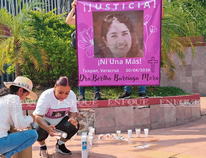 Con marcha exigen justicia por la doctora Bertha Burciaga