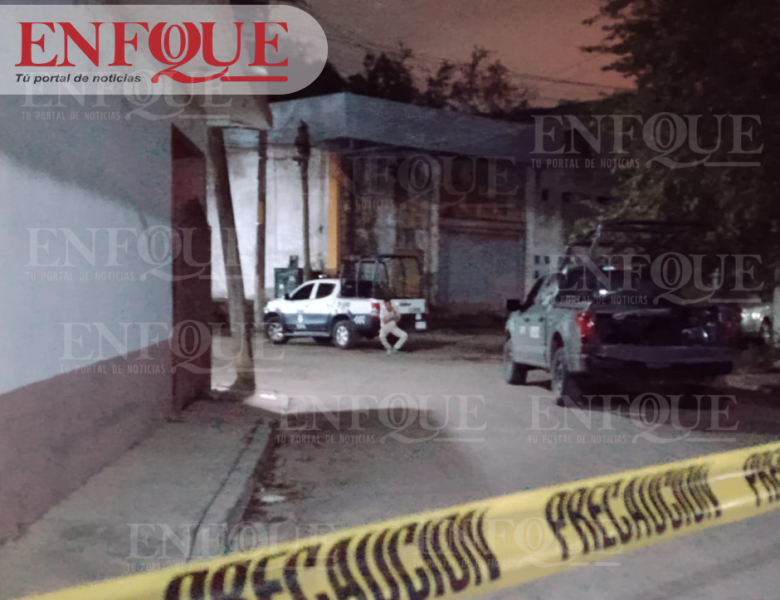 Detienen a dos mujeres tras cateo sorpresa en Tihuatlán