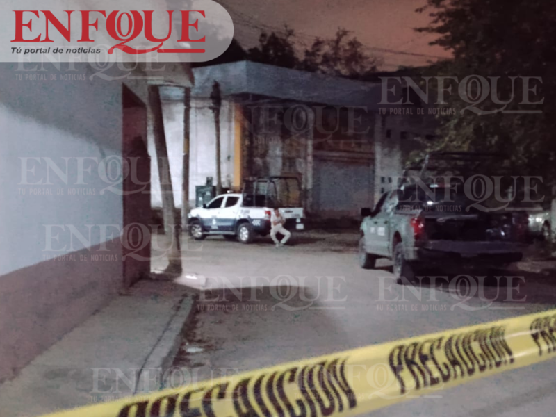 Detienen a dos mujeres tras cateo sorpresa en Tihuatlán