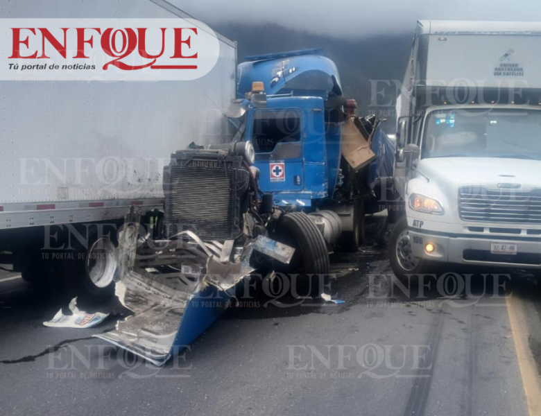 MÚLTIPLE COLISIÓN PARALIZA LA AUTOPISTA MENDOZA–ORIZABA; NO SE REPORTAN VÍCTIMAS MORTALES