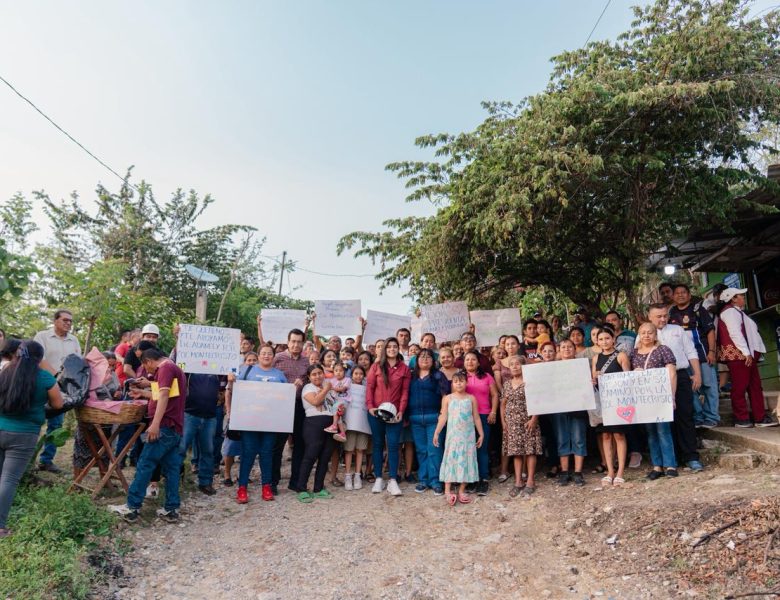 ADANELY RODRÍGUEZ ESCUCHA Y ATIENDE DE MANERA DIRECTA A VECINOS DE LA COLONIA MONTECRISTO