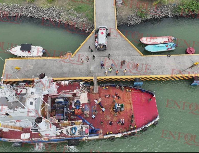 Alerta máxima en el puerto de Tuxpan: Marina simula ataque con drones y toma de buque