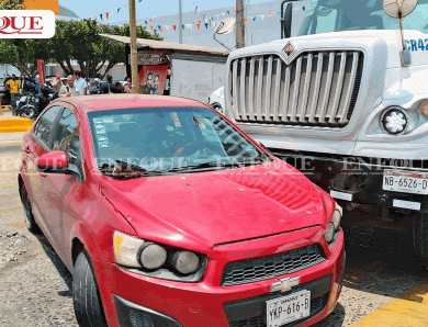 Accidente automovilístico en el bulevar Adolfo Ruiz Cortines deja daños materiales