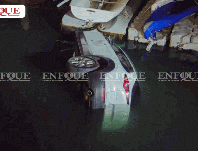 Sale con vida tras caer al mar en Veracruz