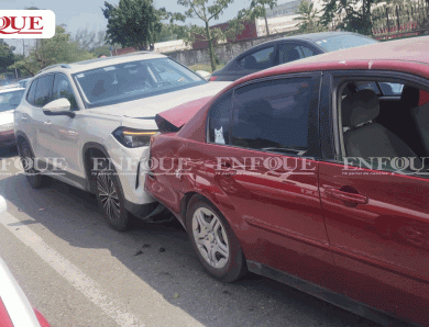 Carambola en el bulevar Central Poniente genera caos vial