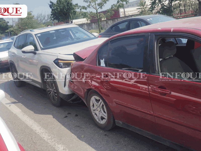Carambola en el bulevar Central Poniente genera caos vial