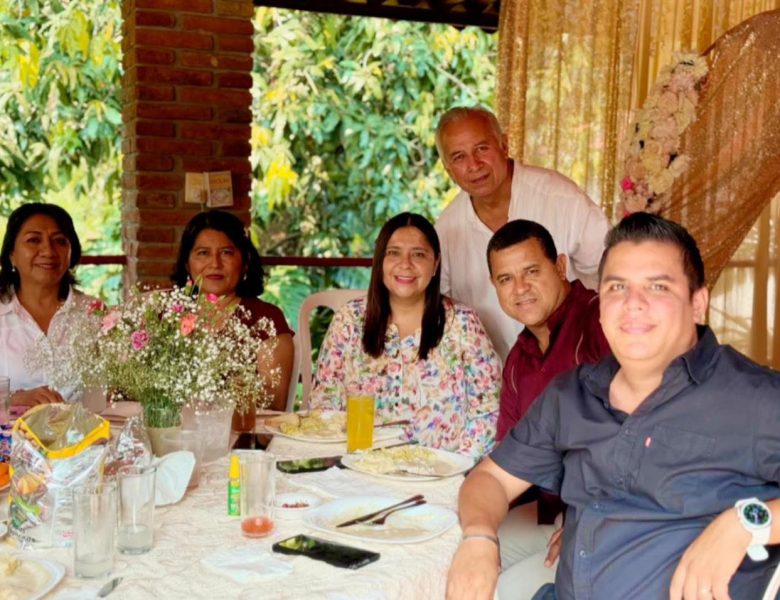 Laura Mejia refrendó su respaldo al magisterio